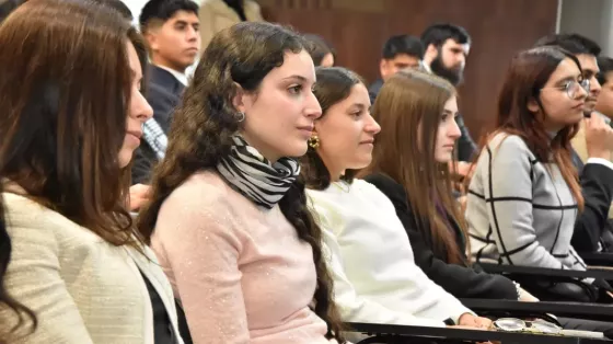 Se entregaron los certificados de la Diplomatura en Liderazgo Global a 52 jóvenes salteños
