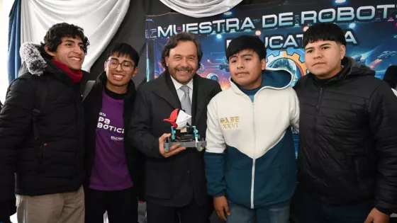 El gobernador Sáenz acompañó a más de 300 alumnos primarios de La Caldera y Vaqueros en la Muestra de Robótica