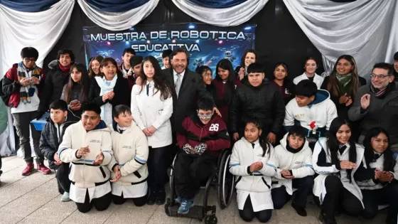 El gobernador Sáenz acompañó a más de 300 alumnos primarios de La Caldera y Vaqueros en la Muestra de Robótica