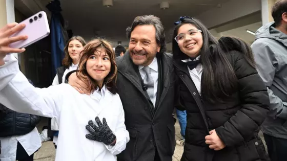 El gobernador Sáenz acompañó a más de 300 alumnos primarios de La Caldera y Vaqueros en la Muestra de Robótica