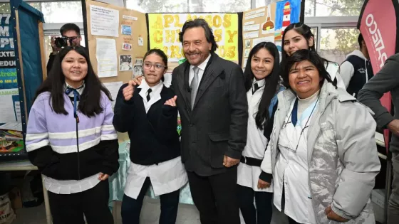 El gobernador Sáenz acompañó a más de 300 alumnos primarios de La Caldera y Vaqueros en la Muestra de Robótica