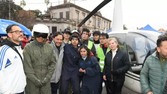 Sáenz participó de la gran muestra Estudiá Salta que convocó a miles de jóvenes y familias