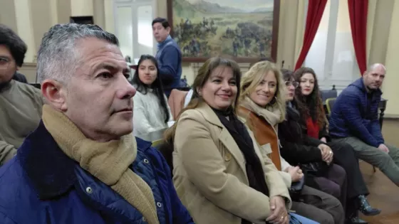 Estudiantes de la UNSa debatieron sobre tributación minera en el programa 