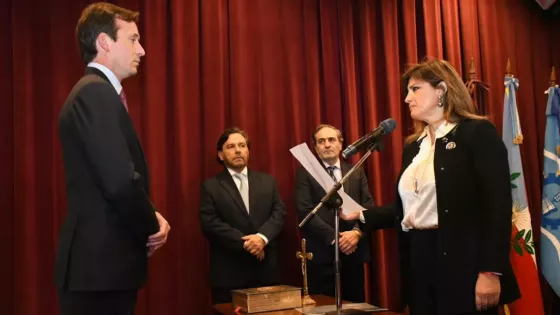 El gobernador Gustavo Sáenz participó del acto de juramento del Asesor General de Incapaces