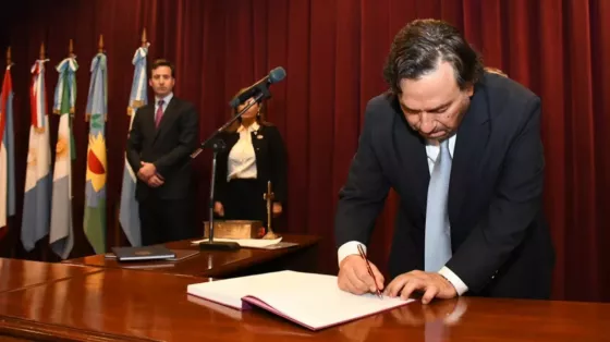El gobernador Gustavo Sáenz participó del acto de juramento del Asesor General de Incapaces