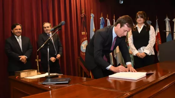El gobernador Gustavo Sáenz participó del acto de juramento del Asesor General de Incapaces