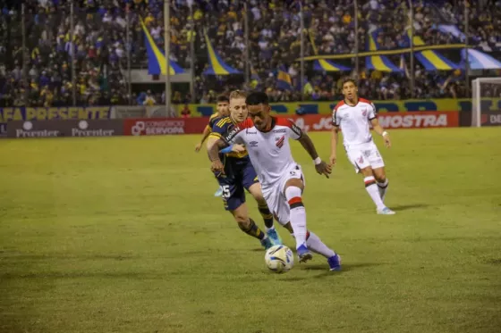 Triunfo de Boca Juniors sobre Atlético Paranaense de Brasil en Salta.