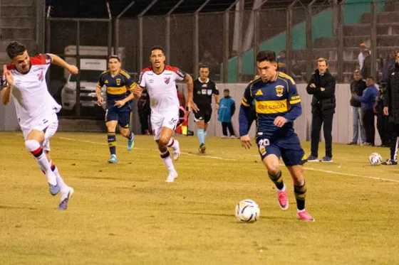 Triunfo de Boca Juniors sobre Atlético Paranaense de Brasil en Salta.