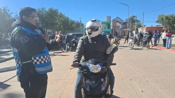 Seguridad Vial capacitó a motociclistas en el municipio de Apolinario Saravia