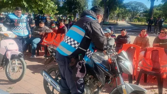 Seguridad Vial capacitó a motociclistas en el municipio de Apolinario Saravia