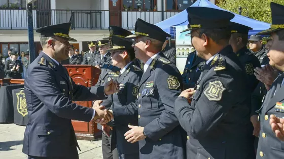 El vicegobernador tomó juramento a las nuevas autoridades de la Jefatura de Policía