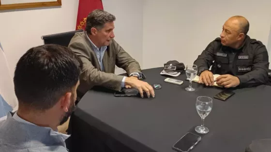 Primera reunión entre las nuevas autoridades de Seguridad y la cúpula policial