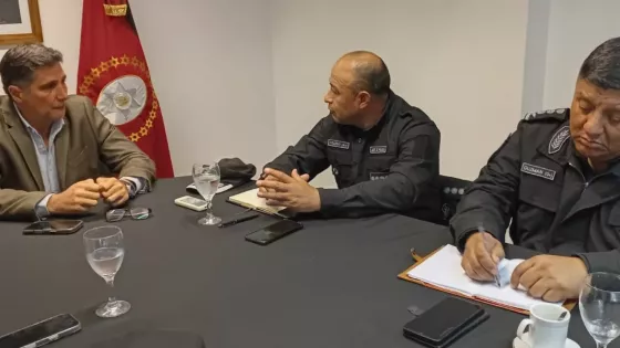 Primera reunión entre las nuevas autoridades de Seguridad y la cúpula policial