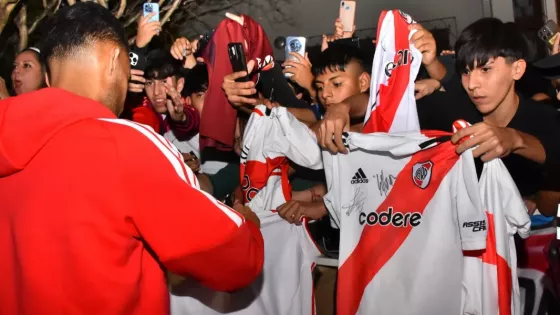 River recibió la ovación del público salteño que enloqueció con su llegada a Salta