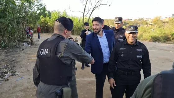 Verifican el trabajo preventivo de la Policía de Salta en la zona del Paso Internacional Puerto Chalanas
