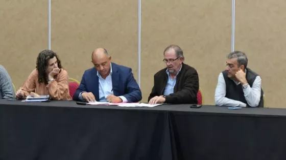 Provincia y gremios estatales firmaron acuerdo salarial