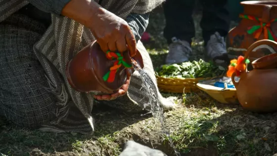 El Mercado Artesanal de Salta celebró la 25ª edición del Tradicional Convite a la Pachamama
