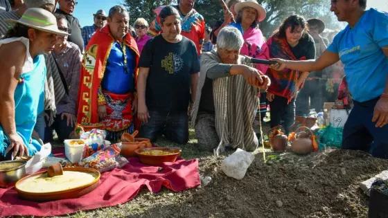 El Mercado Artesanal de Salta celebró la 25ª edición del Tradicional Convite a la Pachamama