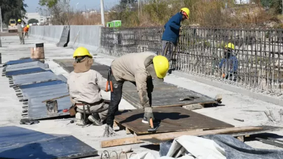 Puentes sobre el río Vaqueros y Circunvalación: Sáenz supervisó la obra que avanza con asistencia financiera provincial