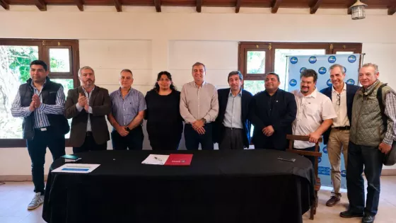 Salud Pública y municipios del sur salteño firman un convenio de descentralización para agilizar trámites de Incluir Salud