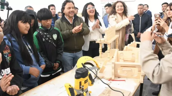 Sáenz en la Expo Cafayate: “Seguimos generando oportunidades para que los jóvenes estudien, se capaciten y construyan su futuro en Salta”