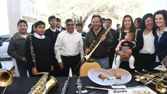 Sáenz en la Expo Cafayate: “Seguimos generando oportunidades para que los jóvenes estudien, se capaciten y construyan su futuro en Salta”