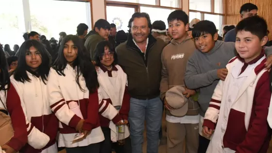 Sáenz en la Expo Cafayate: “Seguimos generando oportunidades para que los jóvenes estudien, se capaciten y construyan su futuro en Salta”