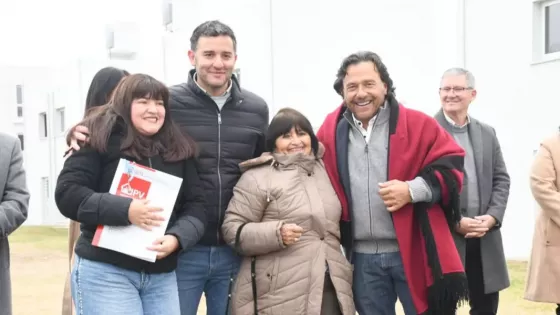 Entrega de 138 viviendas en Capital
