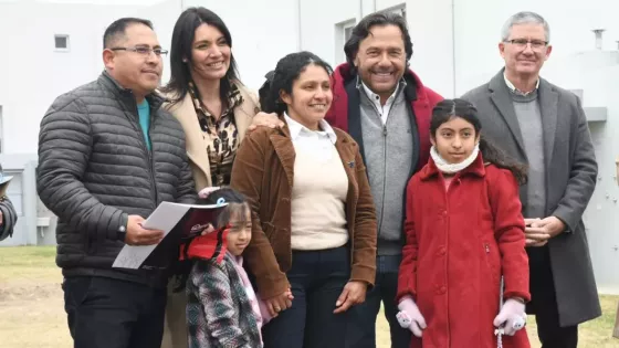 Entrega de 138 viviendas en Capital