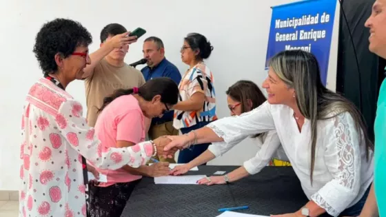 Entre San Martín y Rivadavia, 52 familias recibieron y firmaron escrituras de terrenos