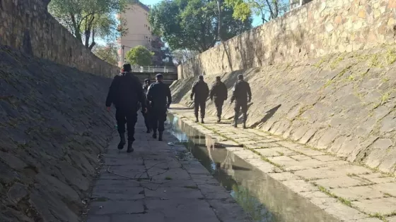 Operativo conjunto de limpieza y despeje en el canal Esteco