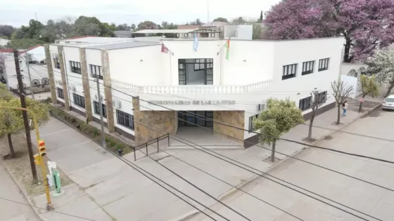 Camacho participó en la inauguración de la tercera etapa de la ampliación del edificio municipal de Las Lajitas