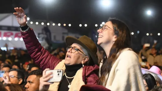 Sáenz compartió con miles de familias el tradicional Festival de la Doma y Folclore en San Lorenzo