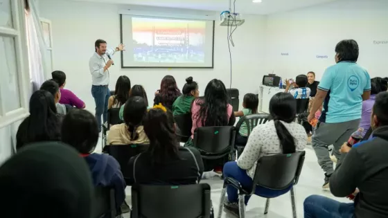 Agentes de Modernización del Estado brindaron un taller de Inteligencia Artificial en Santa Victoria Este