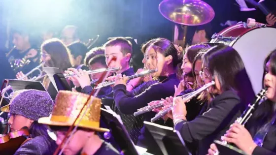 ABBA Sinfónico: una noche de música, danza y ovación en el Teatro Provincial