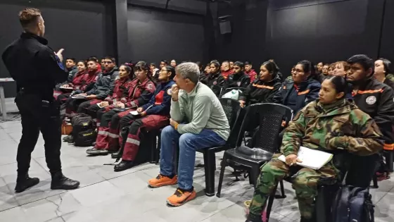 Defensa Civil capacita sobre la respuesta ante emergencias con materiales peligrosos