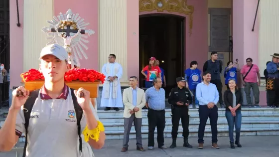 Las escuelas de formación policial peregrinaron hacia la Catedral Basílica en honor al Señor y la Virgen del Milagro