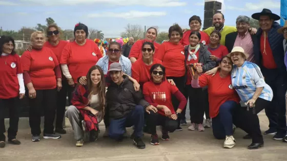 Más de 300 personas mayores participaron del Encuentro de Danza y Expresión en El Quebrachal