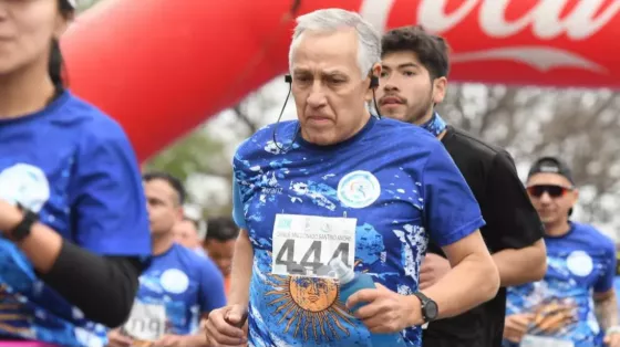 El gobernador Sáenz se unió a la familia de HIRPACE en su 36° maratón