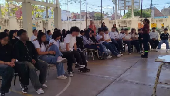 Bomberos de la Policía brindaron una capacitación sobre prevención sísmica en escuelas y colegios de Capital