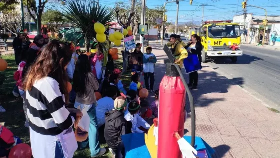 Docentes y alumnos participaron de una jornada sobre prevención de incendios