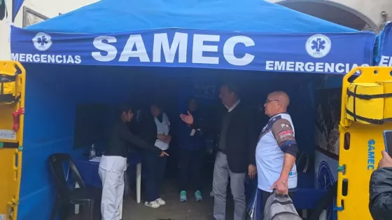 Mangione supervisó el operativo sanitario del Milagro en el microcentro y dialogó con los fieles