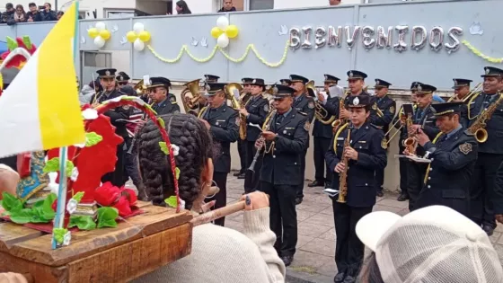 El Centro de Videovigilancia de la Policía de Salta recibió a peregrinos de Iruya y Nazareno
