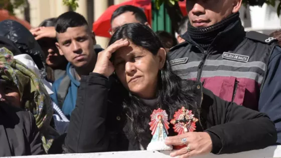 El Gobernador junto a miles de fieles, se unió a la celebración de la solemnidad del Señor del Milagro en el tercer día del Triduo