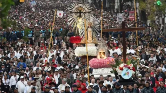 El Gobernador junto a miles de fieles, se unió a la celebración de la solemnidad del Señor del Milagro en el tercer día del Triduo