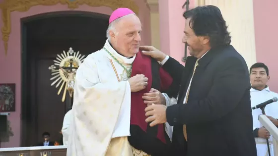 El Gobernador junto a miles de fieles, se unió a la celebración de la solemnidad del Señor del Milagro en el tercer día del Triduo