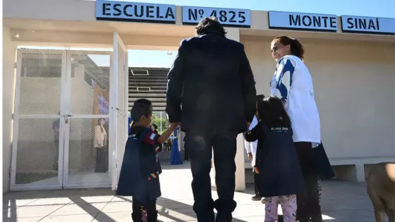 Luego de 15 años de espera, Sáenz inauguró el nuevo edificio de la escuela Monte Sinaí para la comunidad wichí del paraje El Obraje