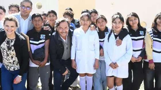 Luego de 15 años de espera, Sáenz inauguró el nuevo edificio de la escuela Monte Sinaí para la comunidad wichí del paraje El Obraje