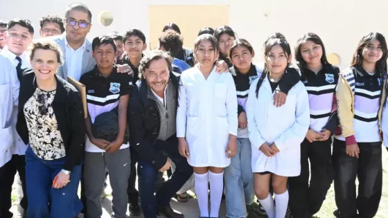 Luego de 15 años de espera, Sáenz inauguró el nuevo edificio de la escuela Monte Sinaí para la comunidad wichí del paraje El Obraje