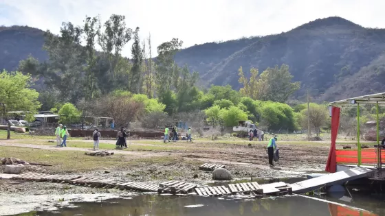 Compromiso colectivo con el ambiente en la jornada “El Dique te necesita” en Cabra Corral